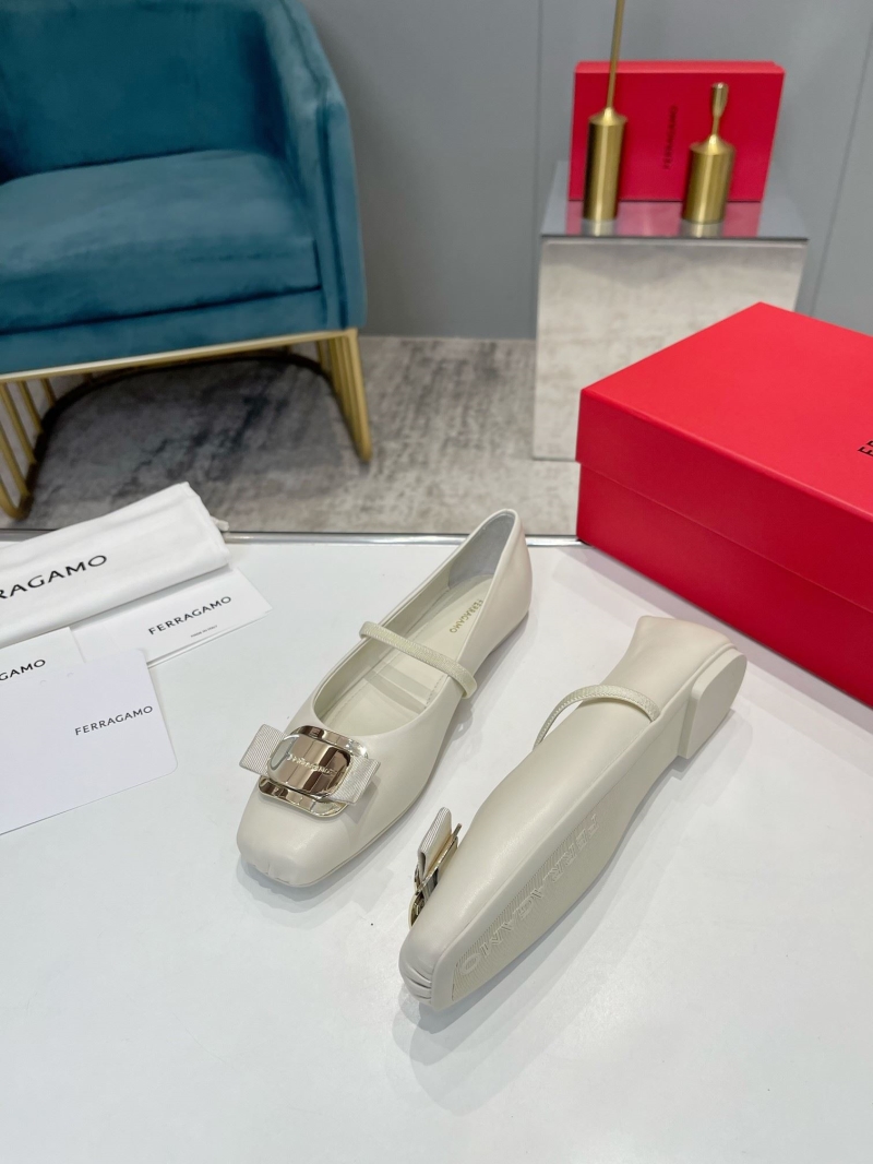 Ferragamo flat shoes